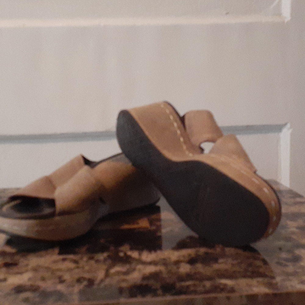 Sandals - Picture 2 of 2